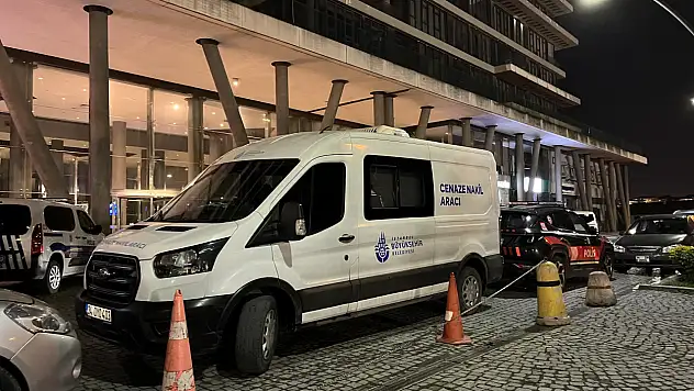 Gözü dönmüş baba 19 yaşındaki kızını öldürdü: Eski eşini yaraladı!