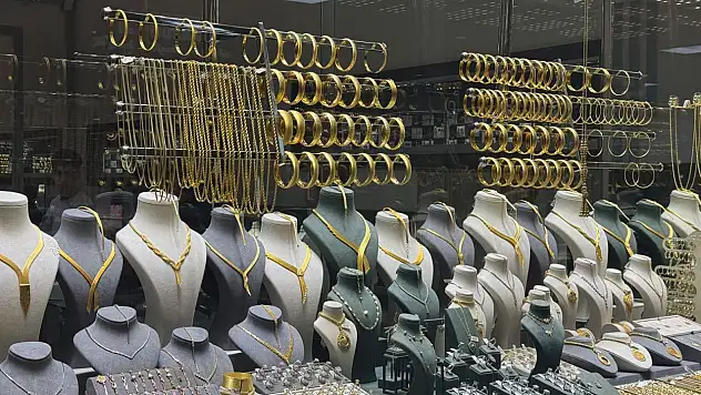 Gram altın 6 bin 550 TL'ye geriledi! Altın fiyatlarında düşüş sürecek mi?