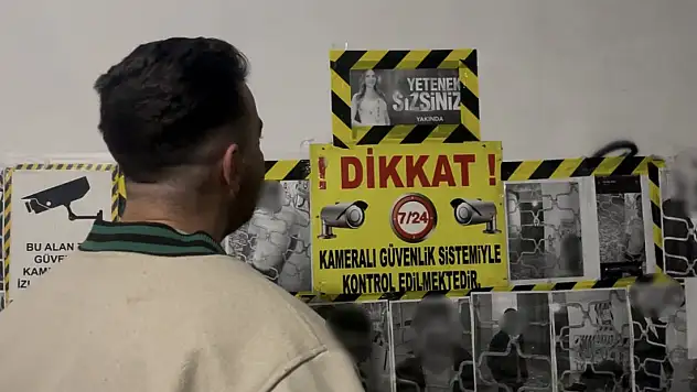 'Gülümseyin, kameradasınız!' Tuvaletini yapanları böyle teşhir etti