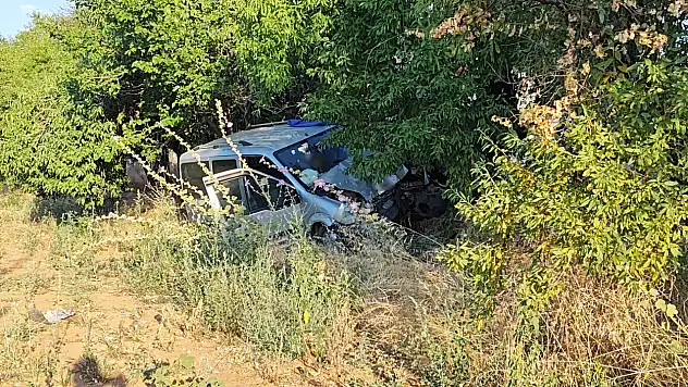 Hafif ticari araç patpata çarptı! 1 ölü, 5 yaralı
