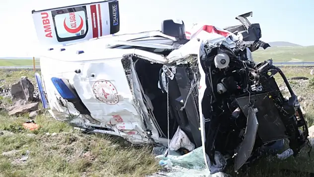 Hasta dönüşü ambulans kazası: Çok sayıda yaralı var!