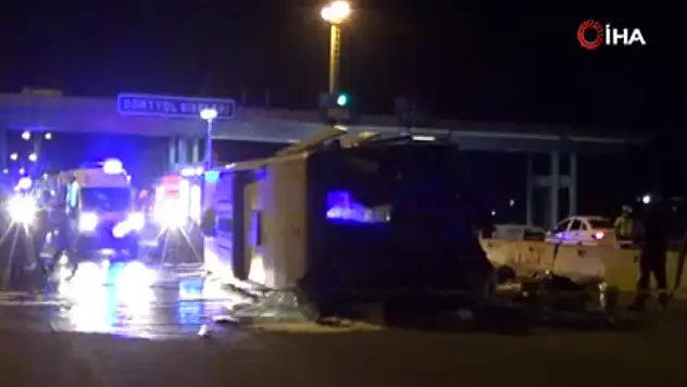 Hatay'da yolcu otobüsü devrildi: 3 ağır 40 yaralı