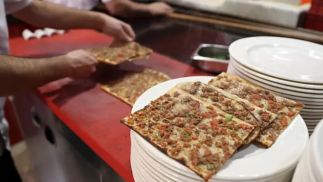 Hedef büyük! Konya suşiye alıştıysa dünya da etliekmeğe alışacak