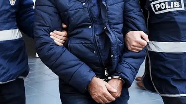 Her yerde aranan hükümlü, polisten kaçamadı!