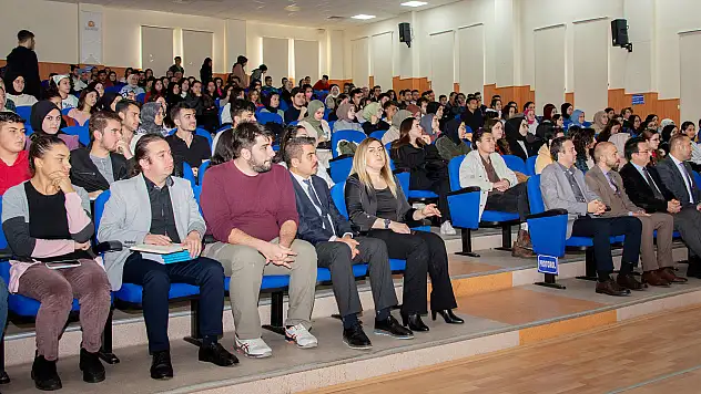 Hukukta ders çalışma yöntemleri anlatıldı