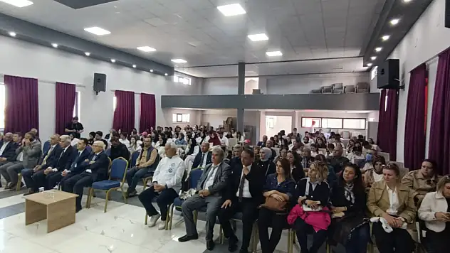 Hüyük'te çilek ve tarih paneli: Turizm Haftası etkinlikleri devam ediyor