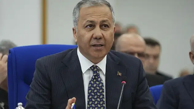 İçişleri Bakanı Yerlikaya, depreme yönelik açıklamalarda bulundu!