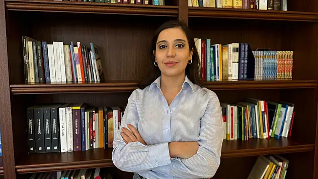 İki kültürün etkisiyle yazılan bir roman: Sabrin İsmetli'nin 'Yeniden Doğuş' kitabı