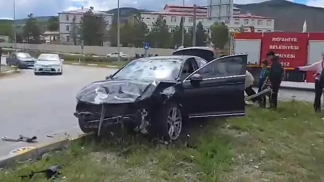 İki otomobil çarpıştı: 6 yaralı