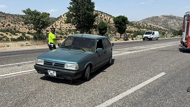 İki otomobil çarpıştı sürücüleri yaralandı