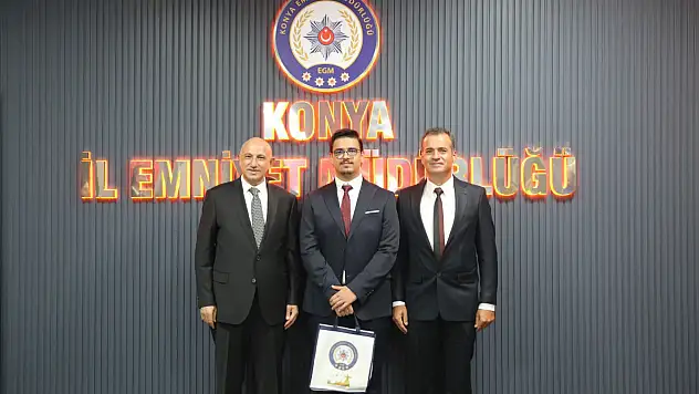 İl Emniyet Müdürü Yüksek, YKS ve LGS'de derece yapan öğrencilerle buluştu