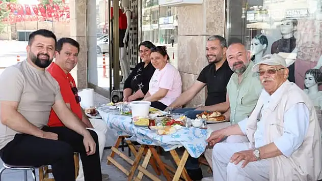 Ilgın Belediye Başkanı Ömer Apil esnafla bir araya geldi