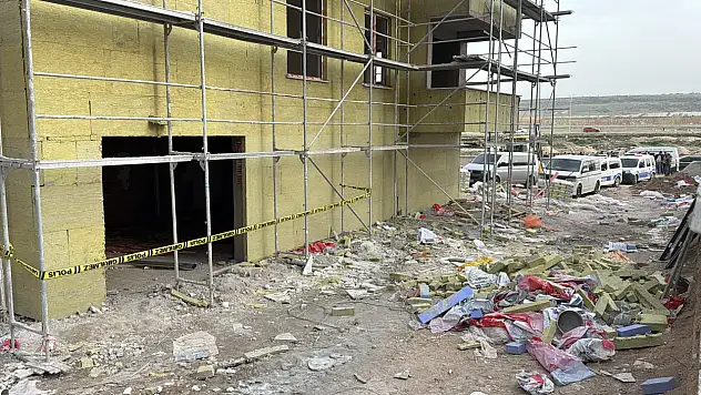 İnşaatta feci olay: Asansör boşluğuna düşüp can verdi