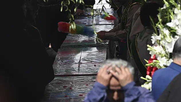 İran'da Helikopter Kazasında Hayatını Kaybeden Yetkililer İçin Cenaze Töreni Düzenlendi