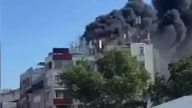 İş yerinde çıkan yangında hasar meydana geldi