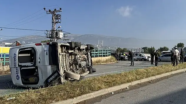 İşçi servisi kaza yaptı: Çok sayıda yaralı var!