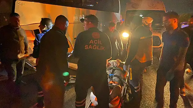 İşçileri taşıyan servisler kaza yaptı: Çok sayıda yaralı var!