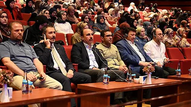 İslam dünyasının alimleri Konya'da buluştu! İlk günün konusu dikkat çekti