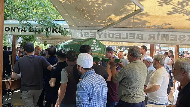 Isparta'daki kazada hayatını kaybedenler Konya'da toprağa verildi