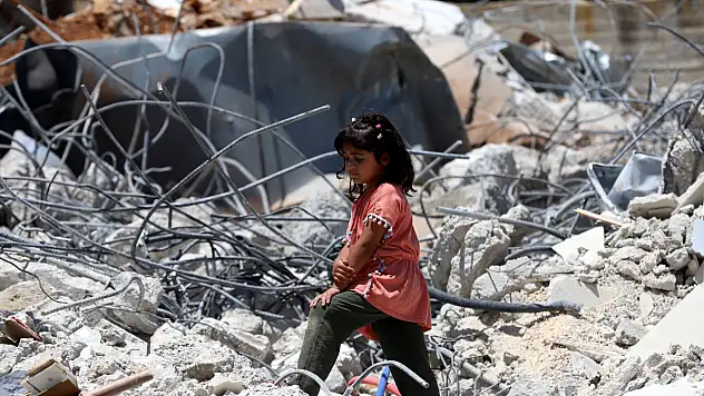 İsrail Ordusu Batı Şeria'da Filistinlilere ait evleri ve yapıları yıktı