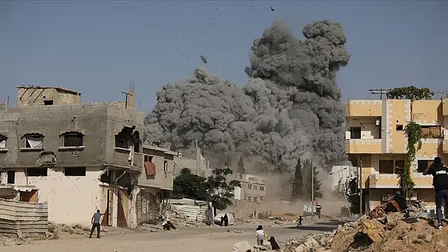 İsrail sivillerin ev ve çadırlarını hedef aldı: 13 kişi hayatını kaybetti