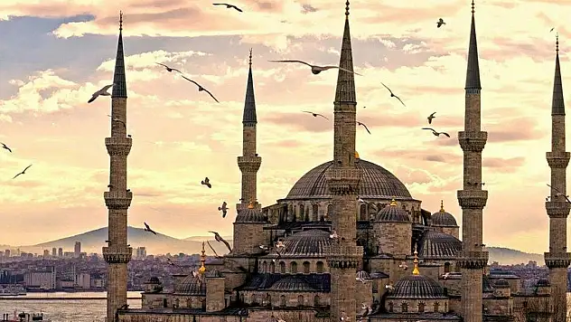 İstanbul namaz vakitleri: 16 Ağustos Cumartesi