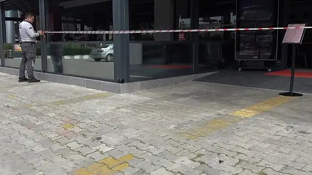 İşten çıkarılınca eski müdürünü bıçakladı