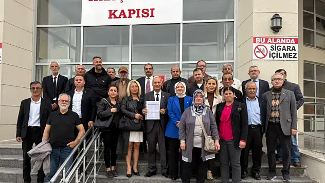 İYİ Parti Konya'da Atatürk'ü andı!