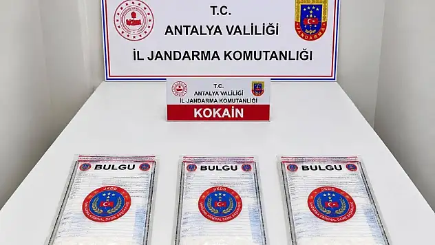 Jandarma takibe aldı: Araçtan kilolarca uyuşturucu çıktı