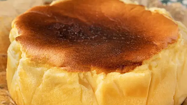 Kabarması durmayan San Sebastian Cheesecake tarifi! 5 dakikada şipşak hazır...