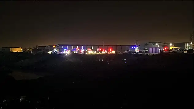 Kaçak göçmenleri taşıyan otomobil nehre uçtu: Çok sayıda yaralı var!