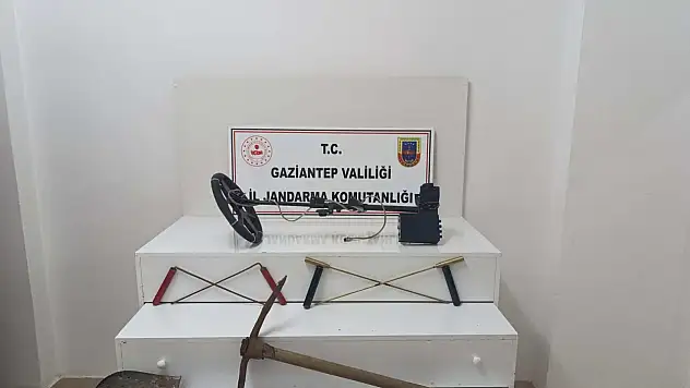 Kaçak kazı yapan 2 kişi suçüstü yakalandı