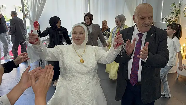 Kaçarak evlenen çift 52 yıl sonra hayallerini gerçekleştirdi