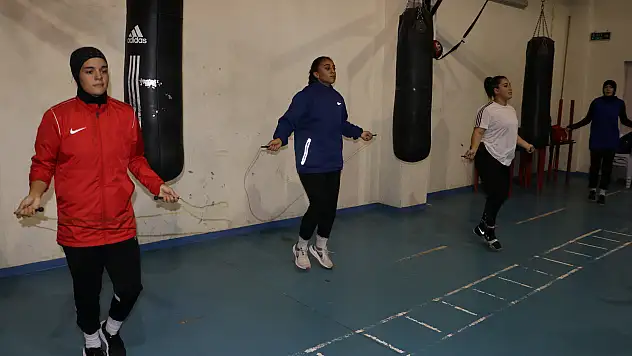 Kadın boksörler iddialı