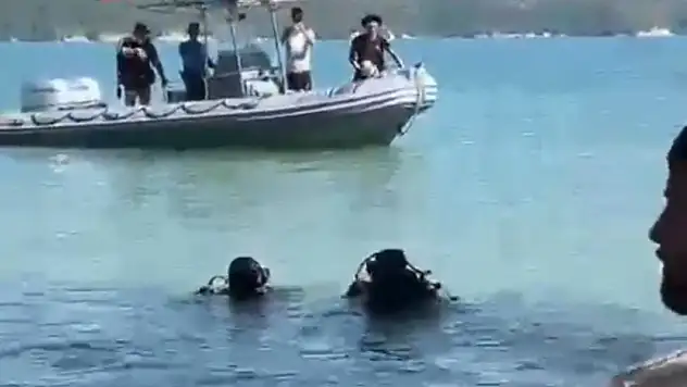 Kalbi duran 8 yaşındaki çocuk dalgıç polisin müdahalesiyle hayata döndü