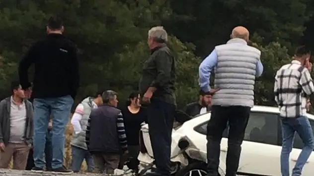 Kamyonet ile otomobil çarpıştı: 5 yaralı