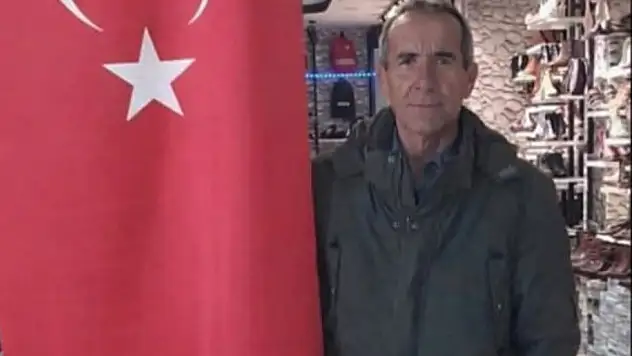 Kan donduran olay! Babasını 12 bıçak darbesiyle yaraladı, yardıma gelen ekiplere kapıyı açmadı