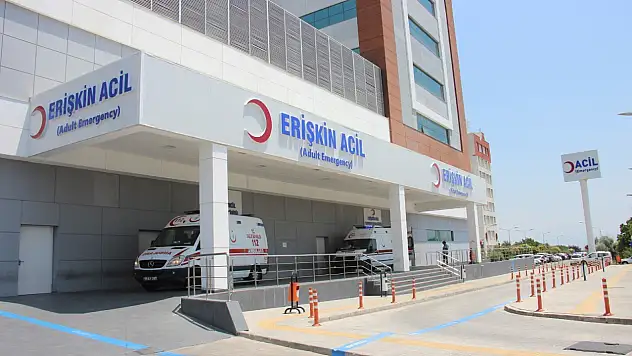 Kar maskesi takıp çocuğu başından bıçakladı