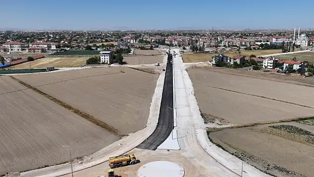 Karaaslan Mahallesi'nde sıcak asfalt serimi yapılıyor!