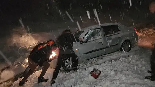 Karabük'te kanala düşen araç için polis ve jandarma seferber oldu!