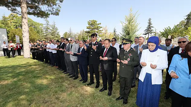 Karaman'da kent mezarlığındaki şehitlik ziyaret edildi