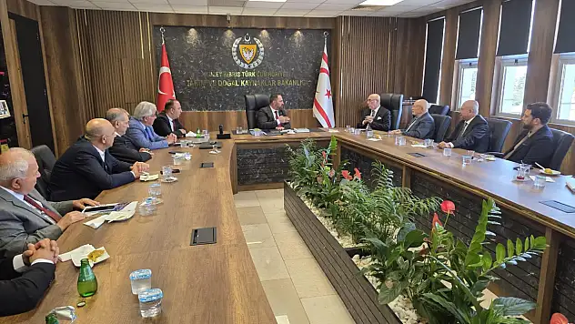 Karaman'ın edebiyat ustası Kıbrıs'a şiir yazdı