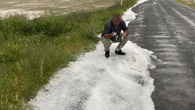 Karapınar'da sağanak hayatı felç etti!