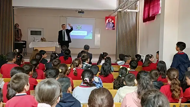 Karapınar Yunus Emre İlkokulu'nda TÜBİTAK Bilim söyleşisi yapıldı