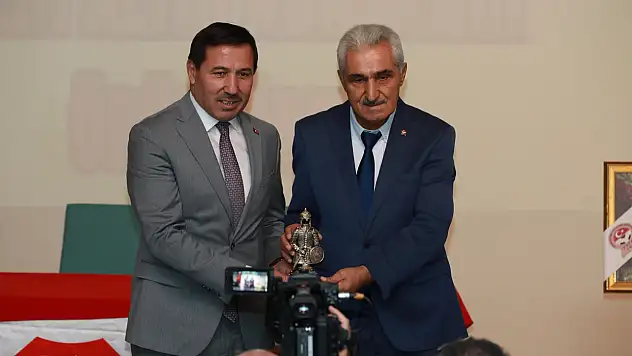 Karatay Belediye Başkanı Hasan Kılca'ya TÜFAD'dan onur ödülü