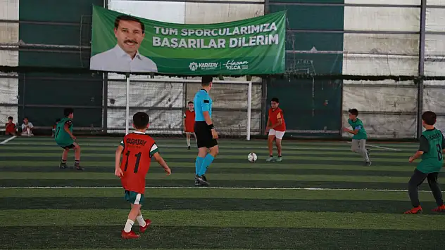 Karatay'da 52 camiden 676 öğrenci futbol sahasında: Turnuvada kardeşlik kazanıyor