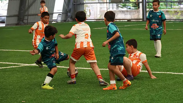 Karatay'da futbol heyecanı başladı