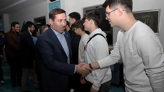 Karatay'da gençlik buluşması: Başkan Kılca öğrencilerle bir araya geldi