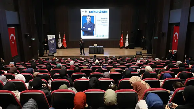 Karatay'da kariyer günleri: Öğrenciler, uzman isimlerle bir araya geldi