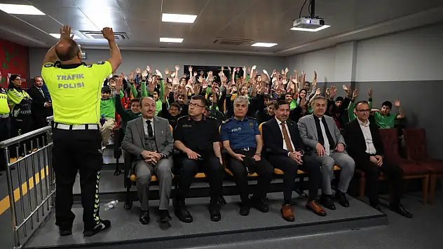 Karatay'da trafik ve doğa eğitimi el ele